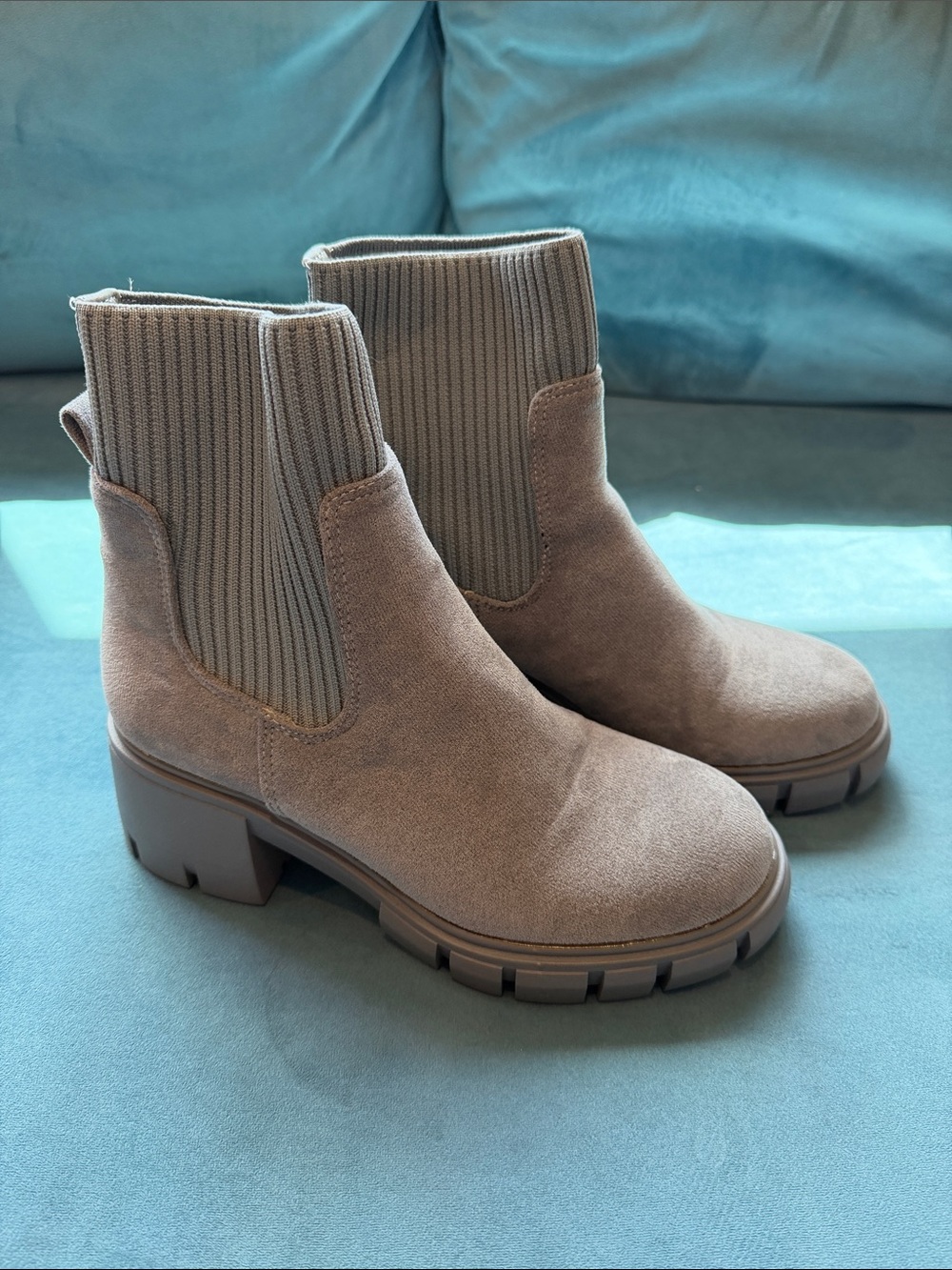 Women's Gray Suede Rib-Knit Chelsea Booties